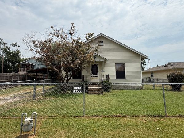 700 S Perdue Avenue , Claremore, OK 74017