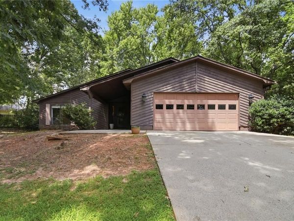 3768 Creekstone Drive, Peachtree Corners, GA 30092