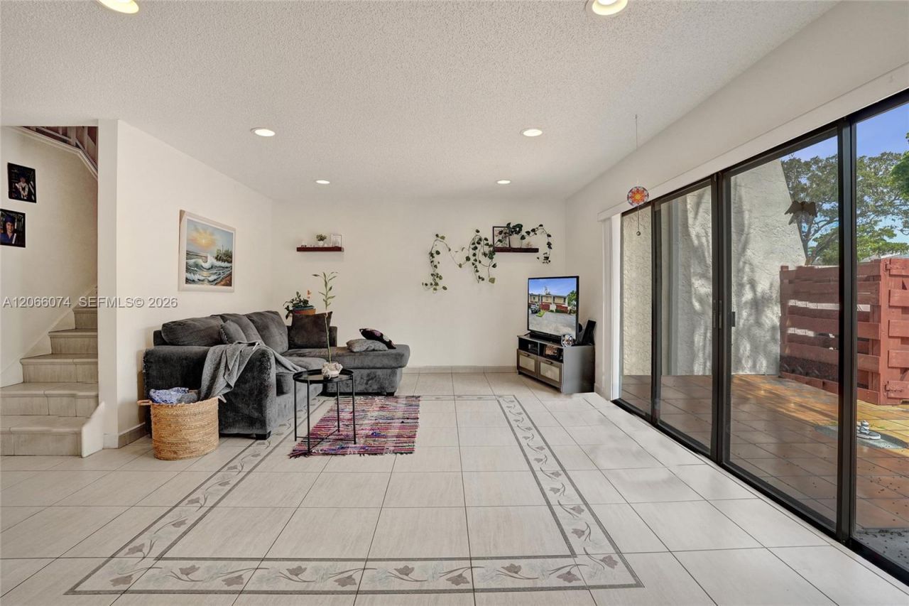 3003 Lakewood Ln, Hollywood, FL 33021 Photo