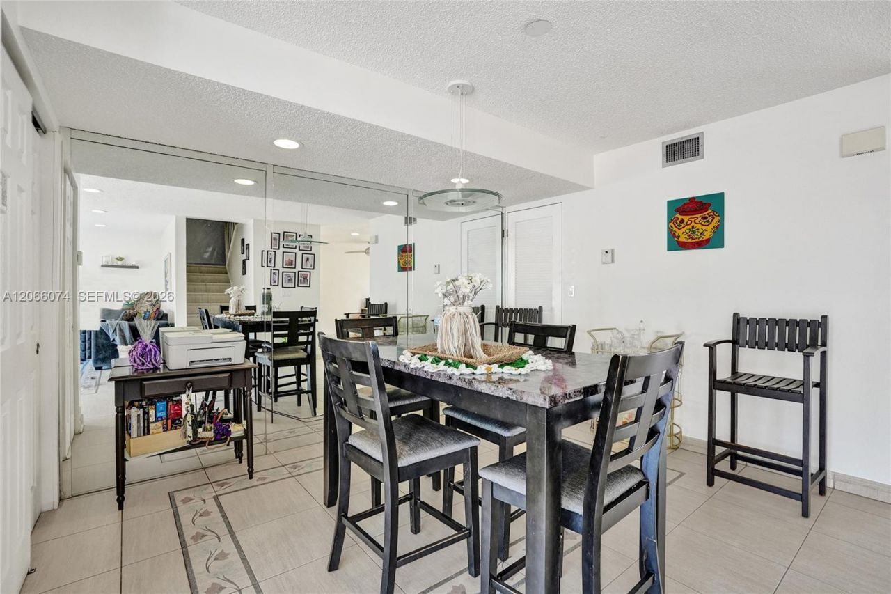 3003 Lakewood Ln, Hollywood, FL 33021 Photo