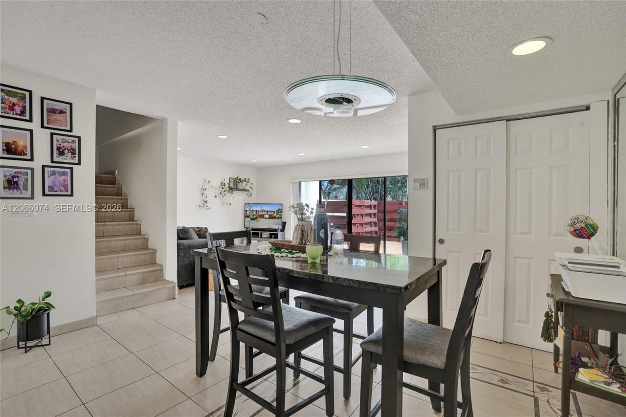 3003 Lakewood Ln, Hollywood, FL 33021 Photo