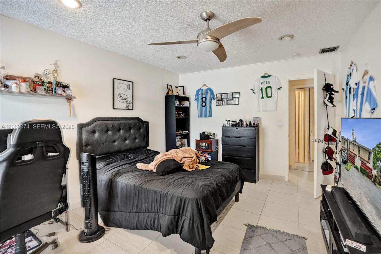 3003 Lakewood Ln, Hollywood, FL 33021 Photo