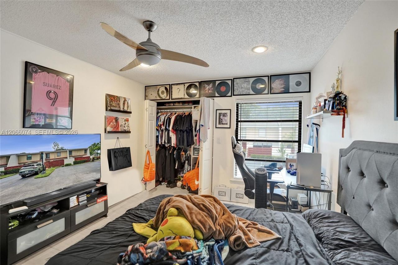 3003 Lakewood Ln, Hollywood, FL 33021 Photo