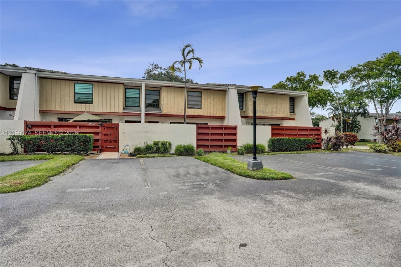 3003 Lakewood Ln, Hollywood, FL 33021 Photo
