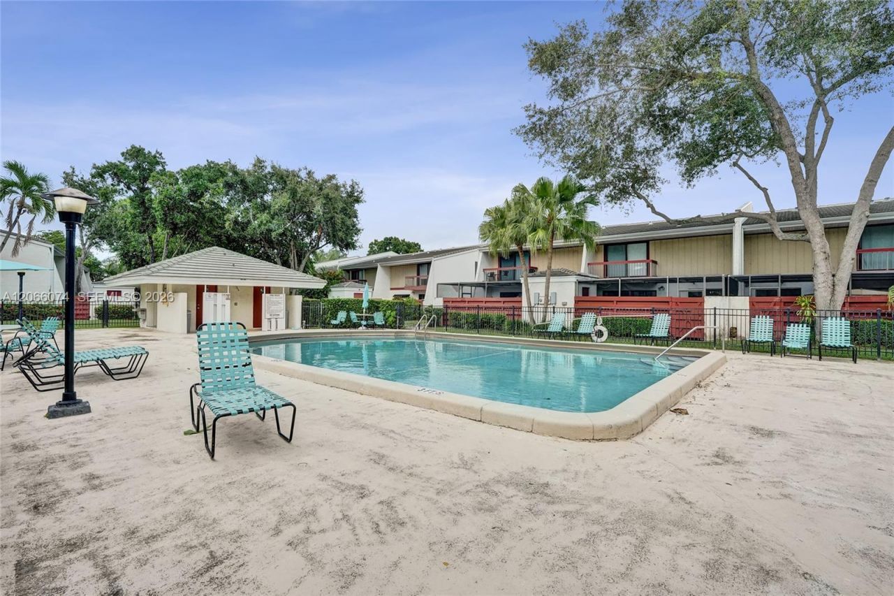 3003 Lakewood Ln, Hollywood, FL 33021 Photo