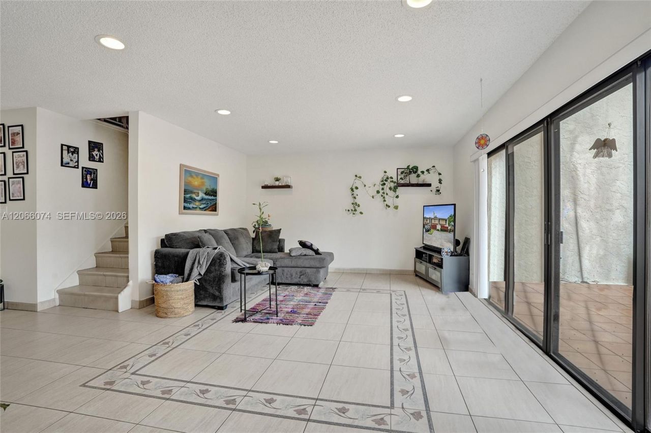 3003 Lakewood Ln, Hollywood, FL 33021 Photo