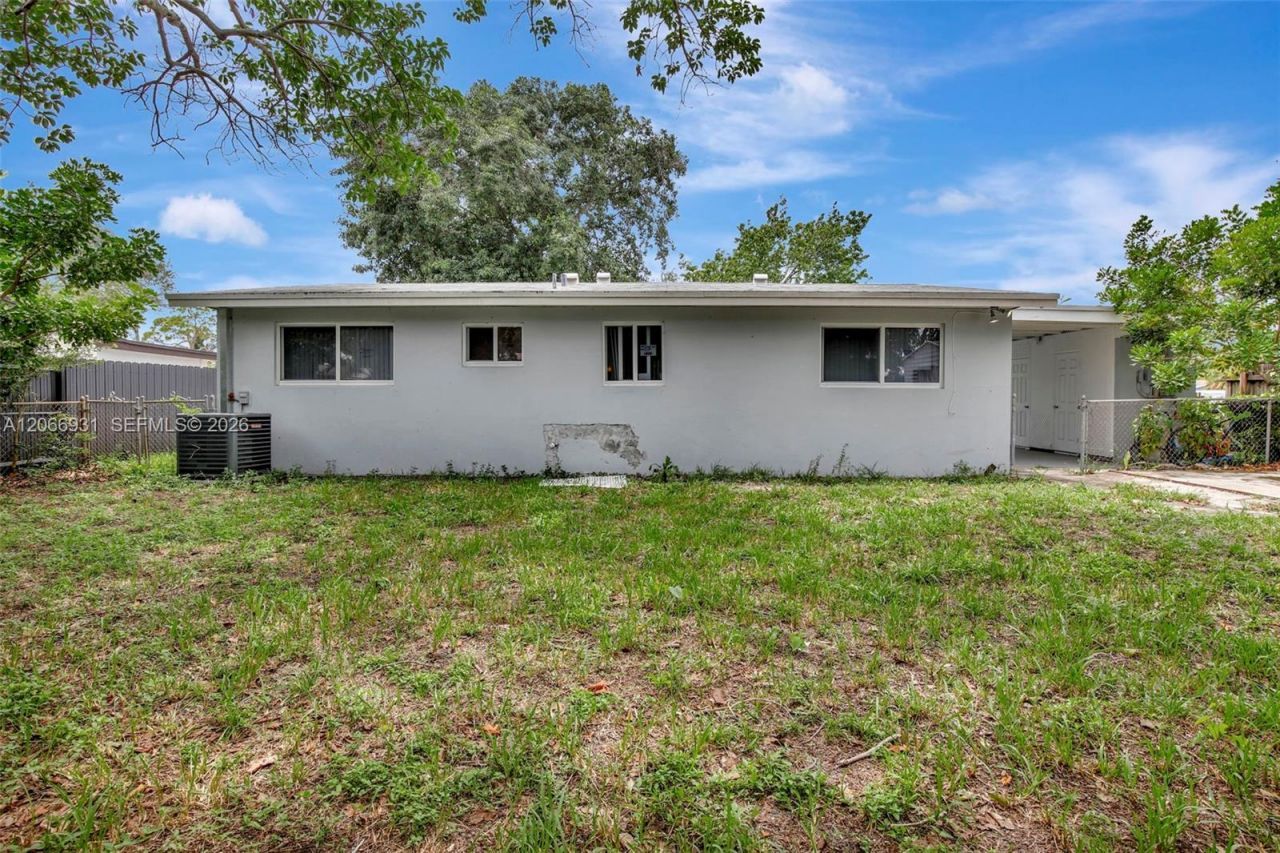 311 SW 68th Ter, Pembroke Pines, FL 33023 Photo
