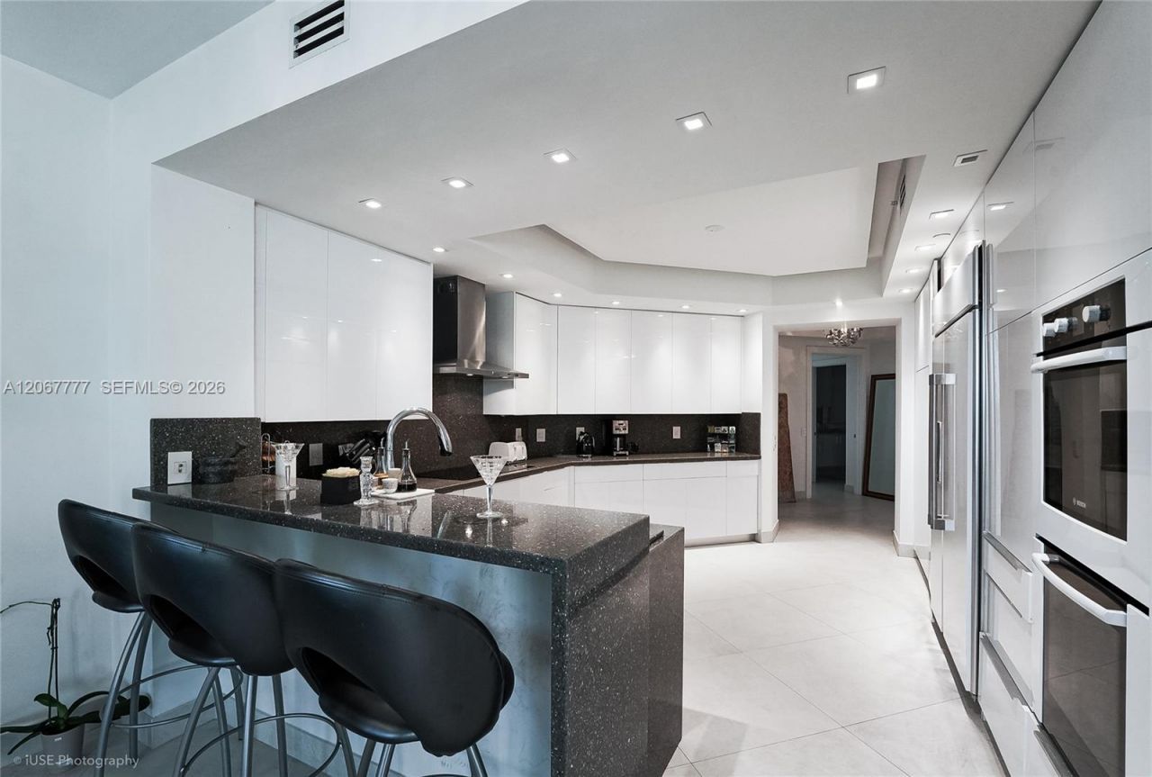 21200 Point Place, Unit 403, Aventura, FL 33180 Photo