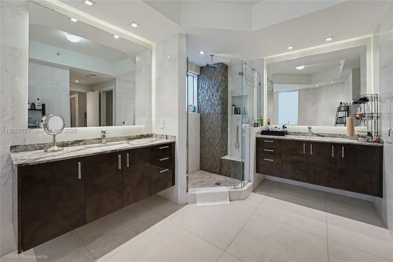 21200 Point Place, Unit 403, Aventura, FL 33180 Photo
