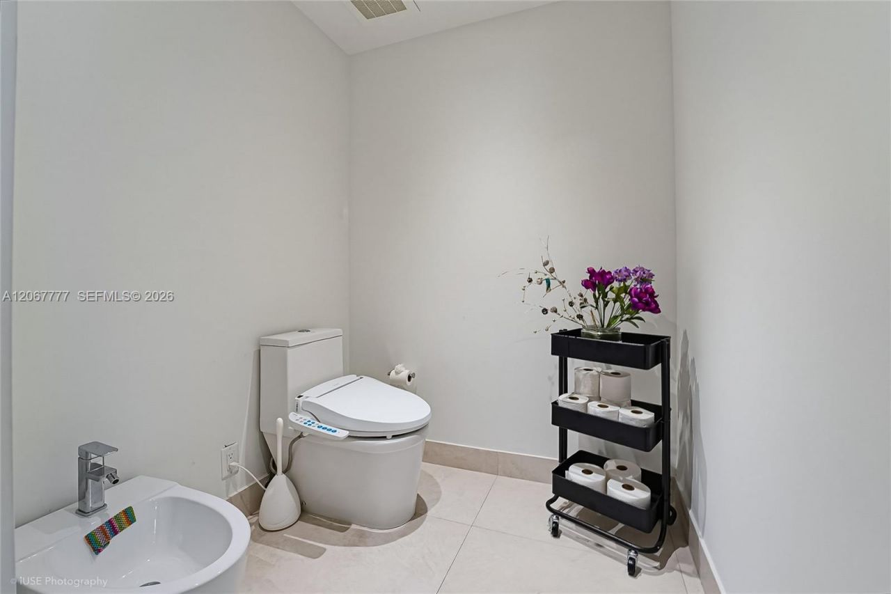 21200 Point Place, Unit 403, Aventura, FL 33180 Photo