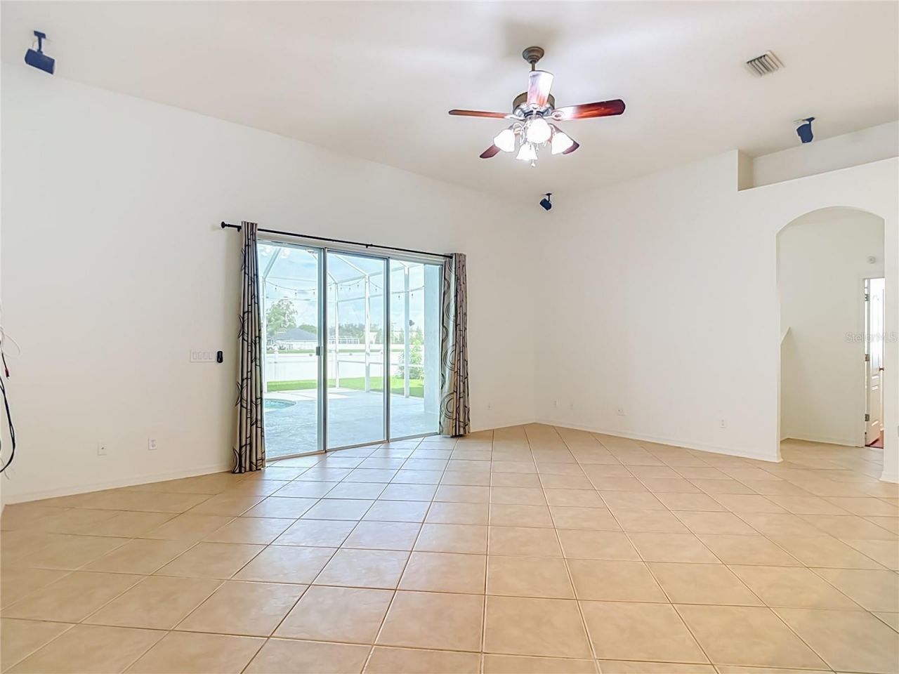 220 Ronja Lane, Valrico, FL 33594 Photo