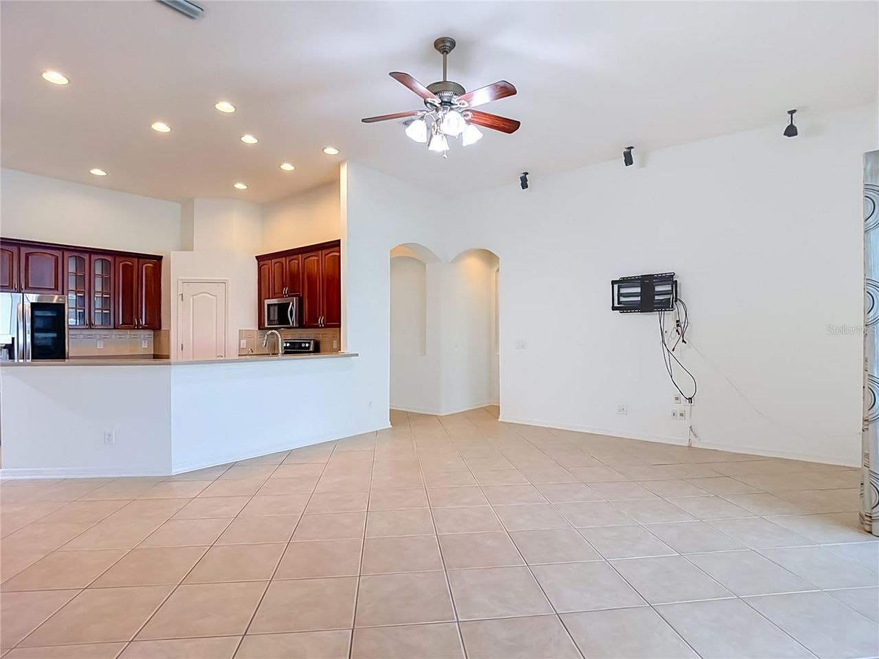 220 Ronja Lane, Valrico, FL 33594 Photo