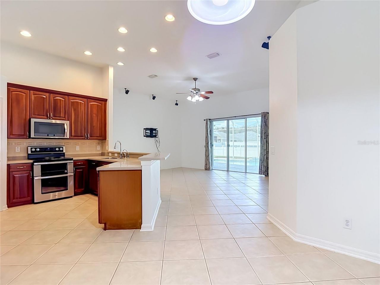 220 Ronja Lane, Valrico, FL 33594 Photo