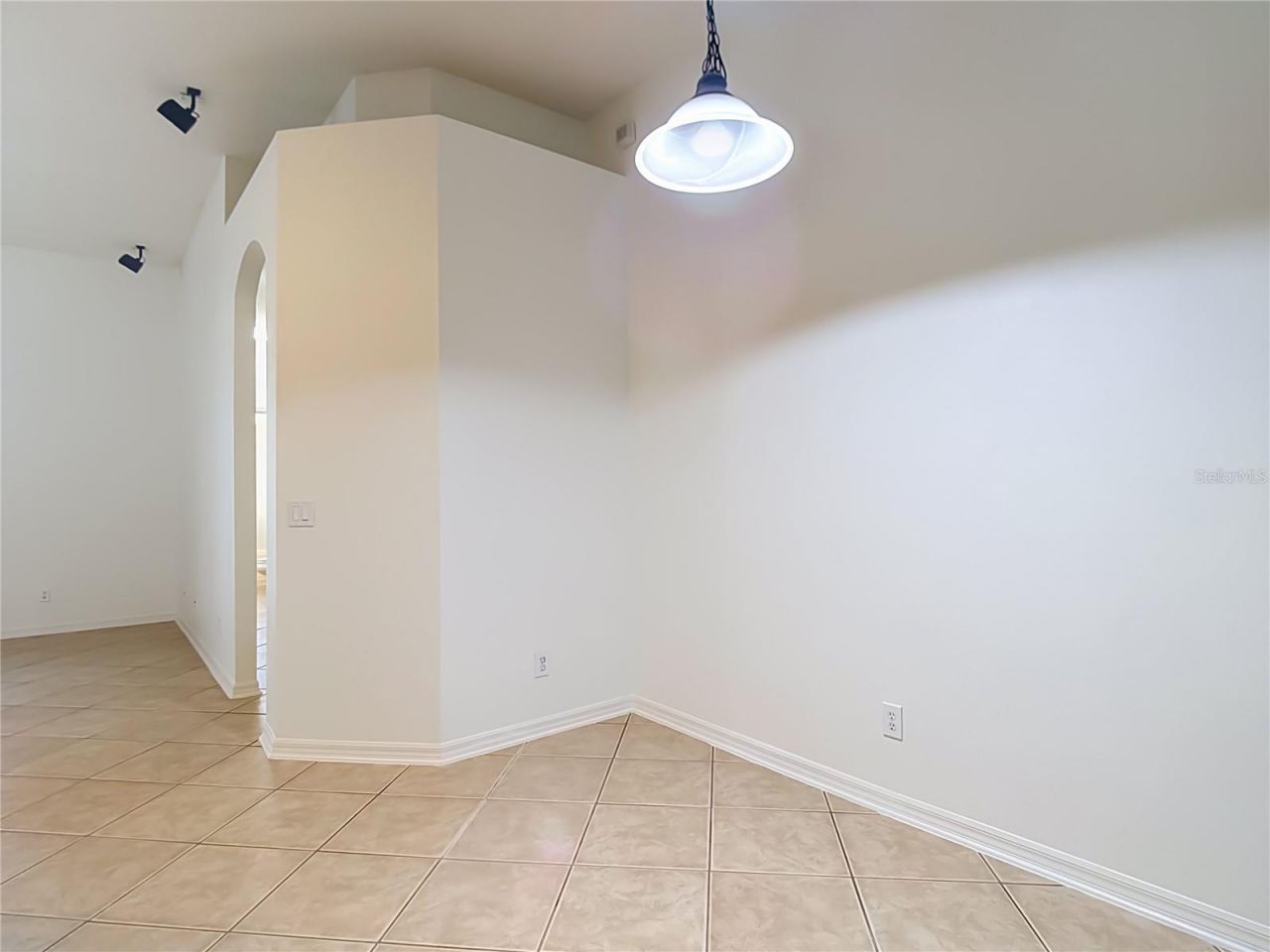 220 Ronja Lane, Valrico, FL 33594 Photo