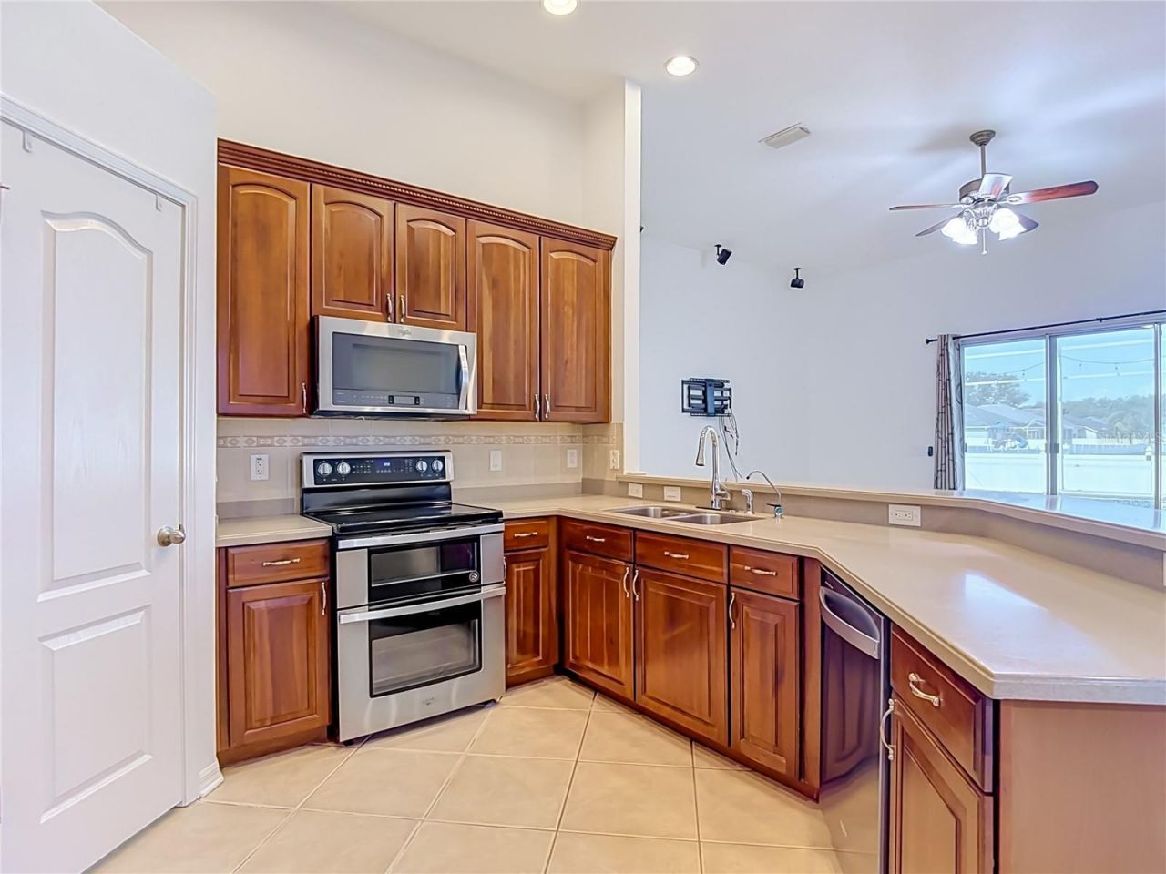 220 Ronja Lane, Valrico, FL 33594 Photo