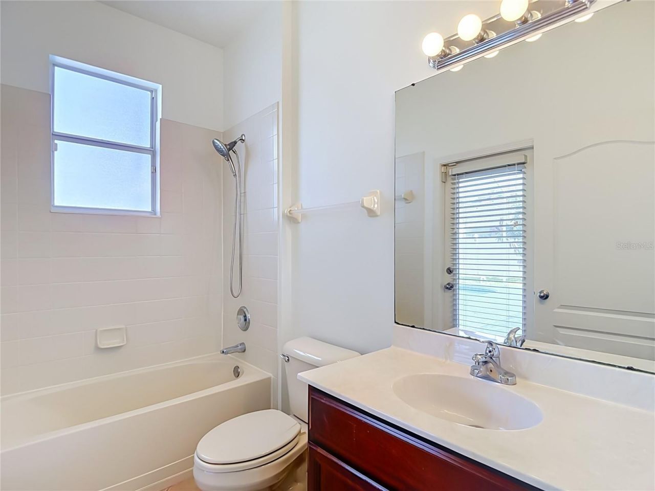 220 Ronja Lane, Valrico, FL 33594 Photo