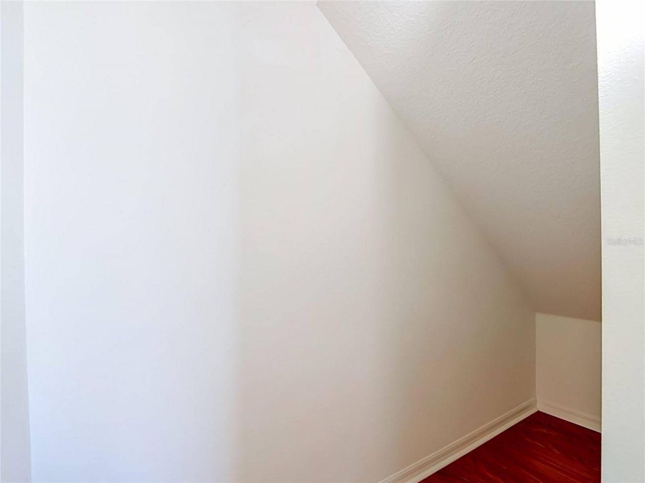 220 Ronja Lane, Valrico, FL 33594 Photo