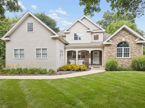 5709 Lenox Road , Lisle, IL 60532