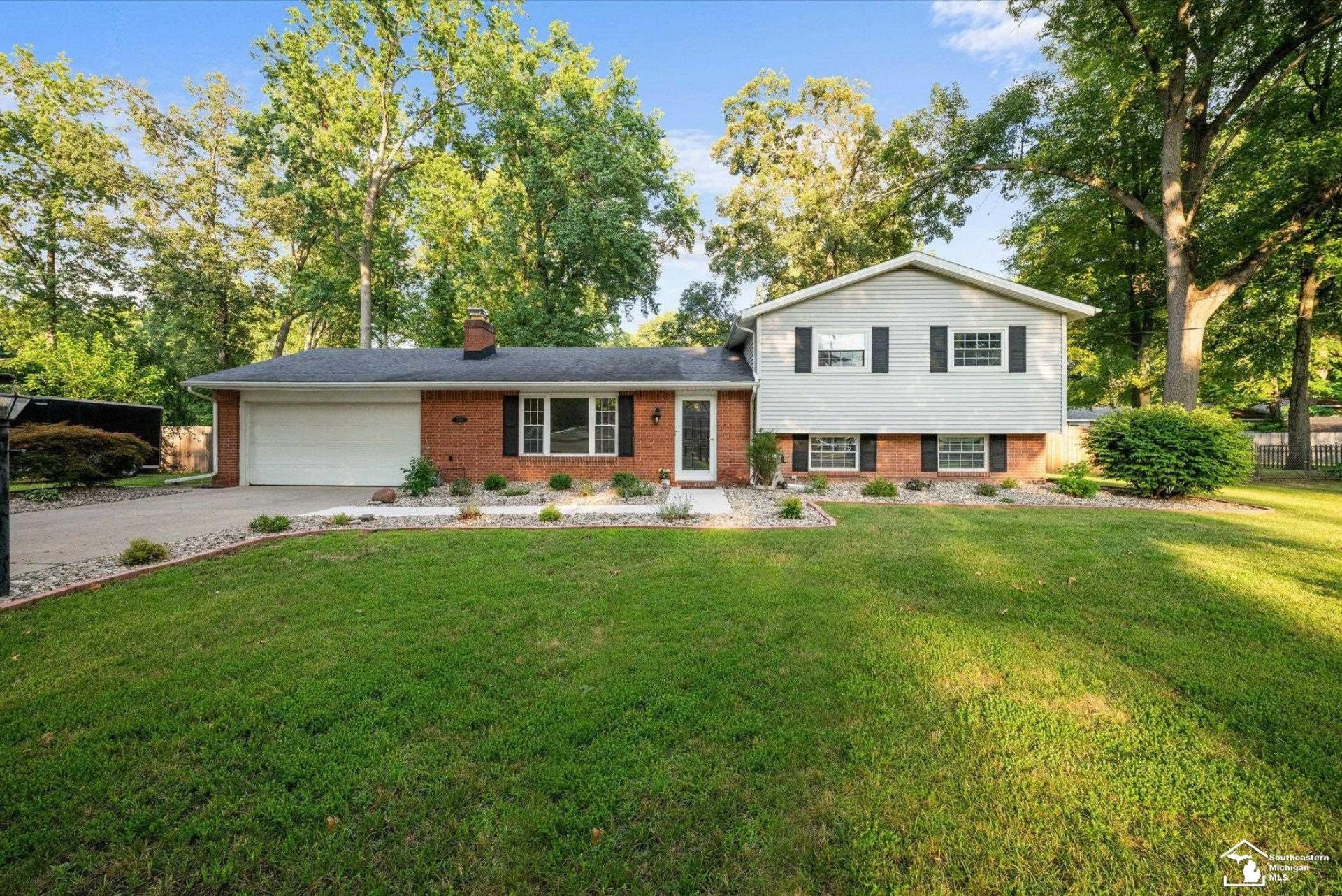 7710 Fir Drive, Temperance, MI 48182 Main Photo