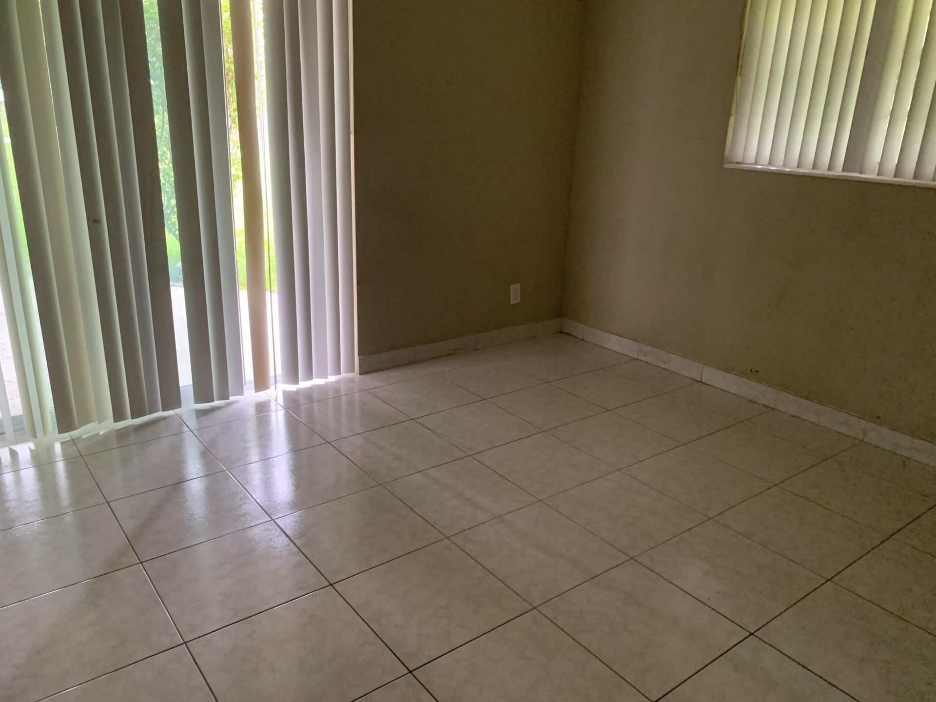 3296 NW 41st Street, Lauderdale Lakes, FL 33309 Photo