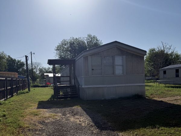 1606 The Lane, Pleasanton, TX 78064