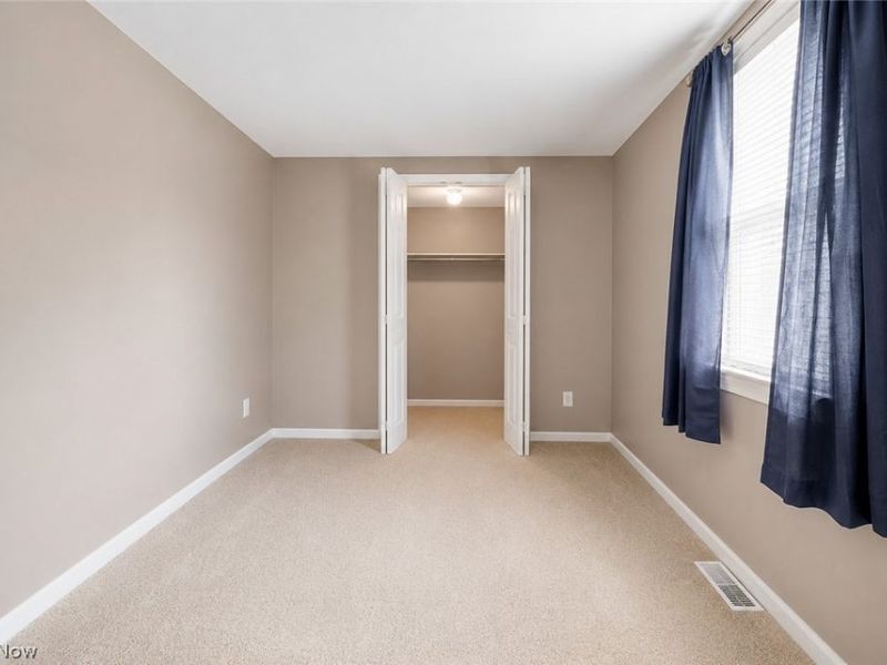 1612 Fruitland Avenue , Mayfield Heights, OH 44124 Photo 12