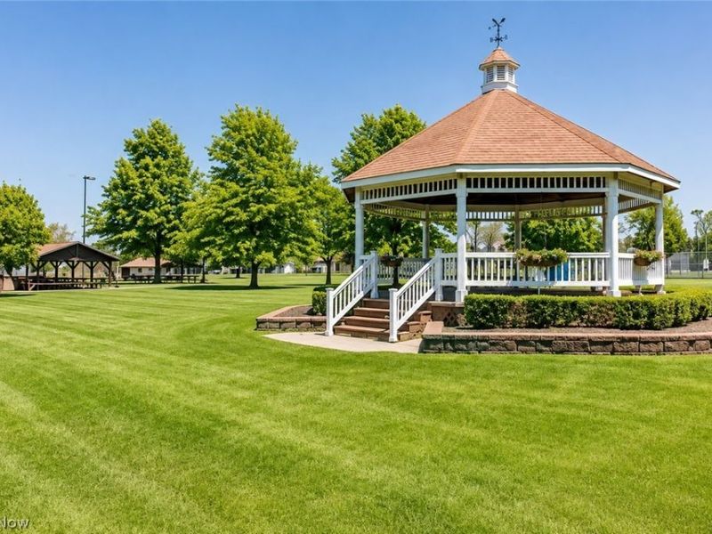 1612 Fruitland Avenue , Mayfield Heights, OH 44124 Photo 21