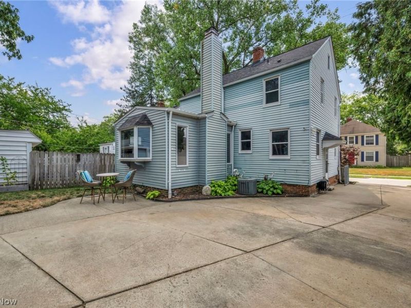 16810 Seneca Avenue , Lakewood, OH 44107 Photo 6