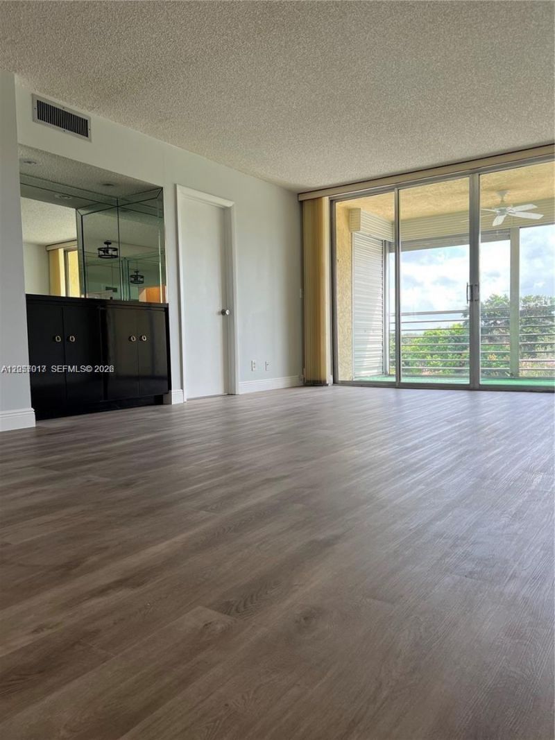 9520 Seagrape Dr , Unit 403, Davie, FL 33324 Photo
