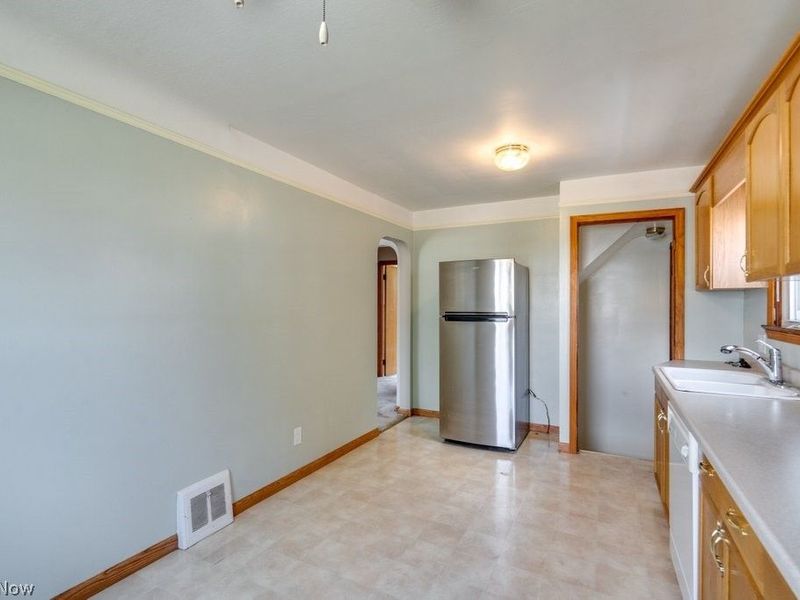 5411 Forest Avenue, Parma, OH 44129 Photo 11