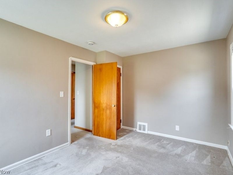5411 Forest Avenue, Parma, OH 44129 Photo 12