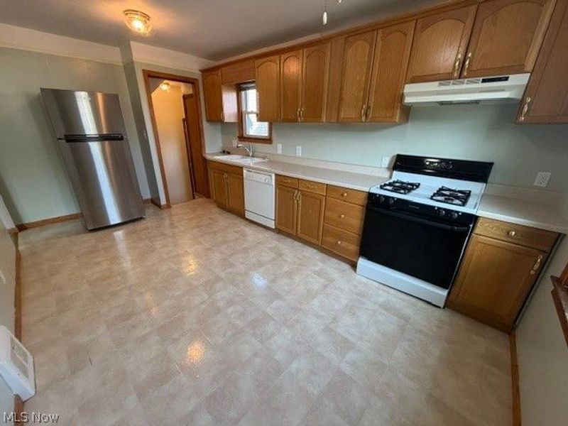 5411 Forest Avenue , Parma, OH 44129 Photo 5