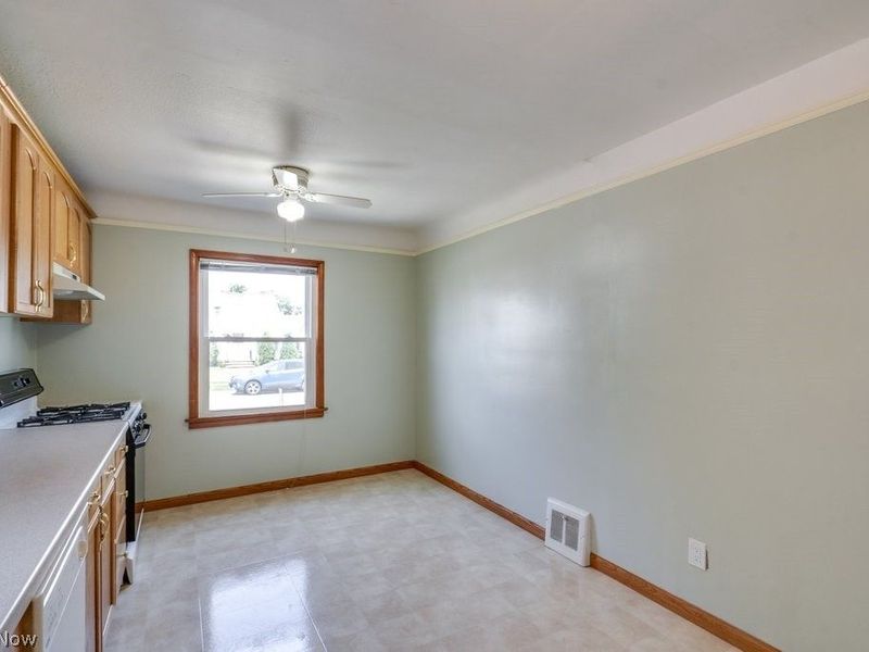 5411 Forest Avenue, Parma, OH 44129 Photo 8