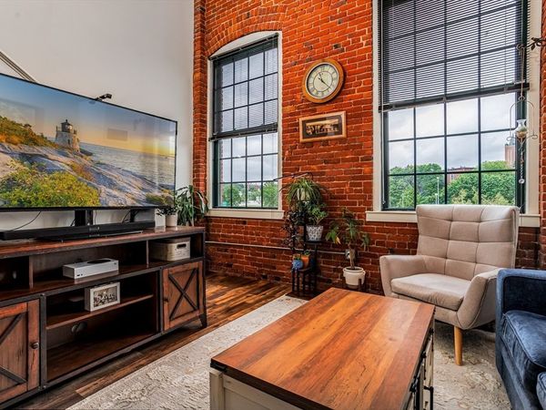 48 Water St, Unit 405, Worcester, MA 01608
