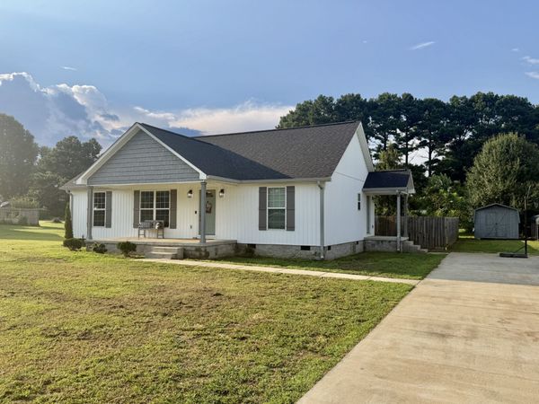 42 Delaney Ct , Leoma, TN 38468