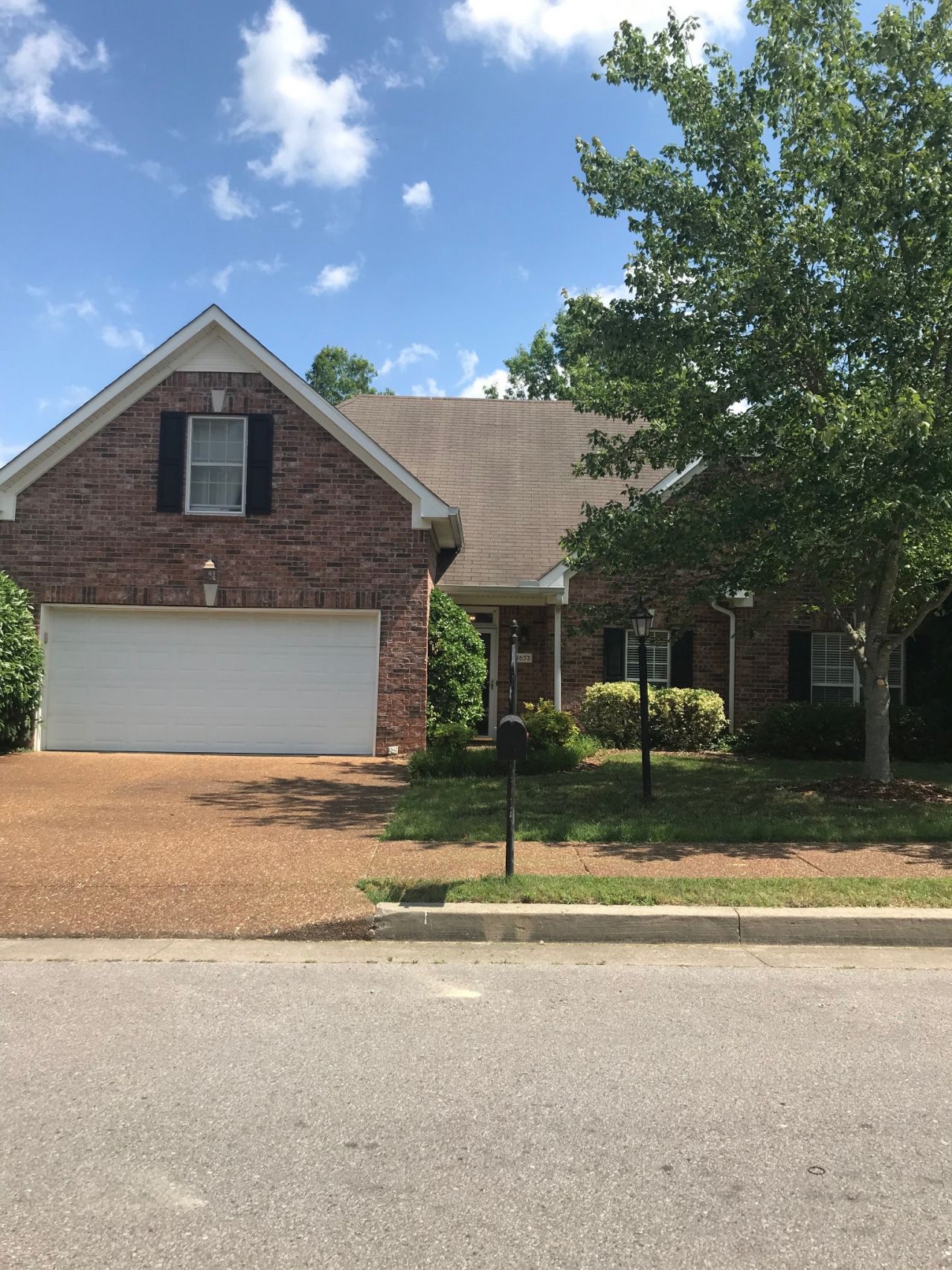1653 Glenridge Dr  Nashville, TN 37221