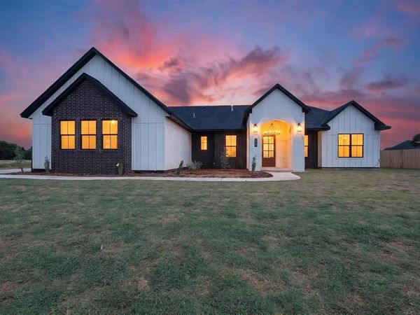 2447 Wolf Creek Bend , Blanchard, OK 73010