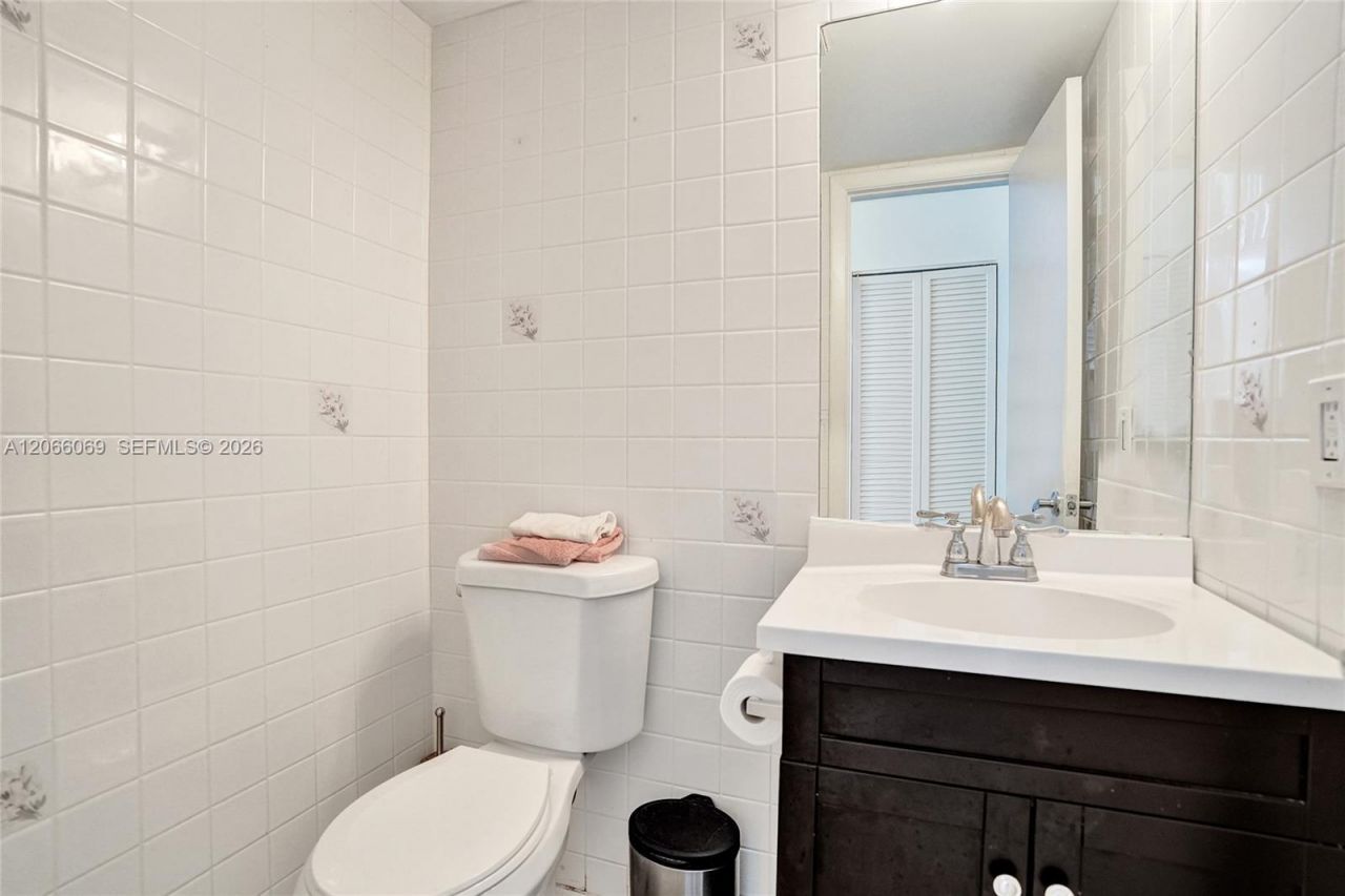 2999 Lakewood Ln, Hollywood, FL 33021 Photo
