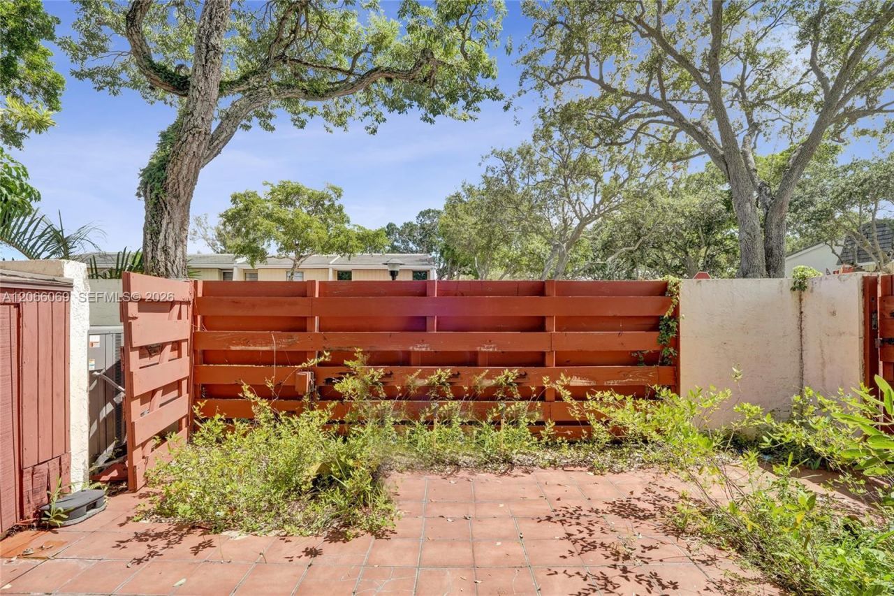 2999 Lakewood Ln, Hollywood, FL 33021 Photo