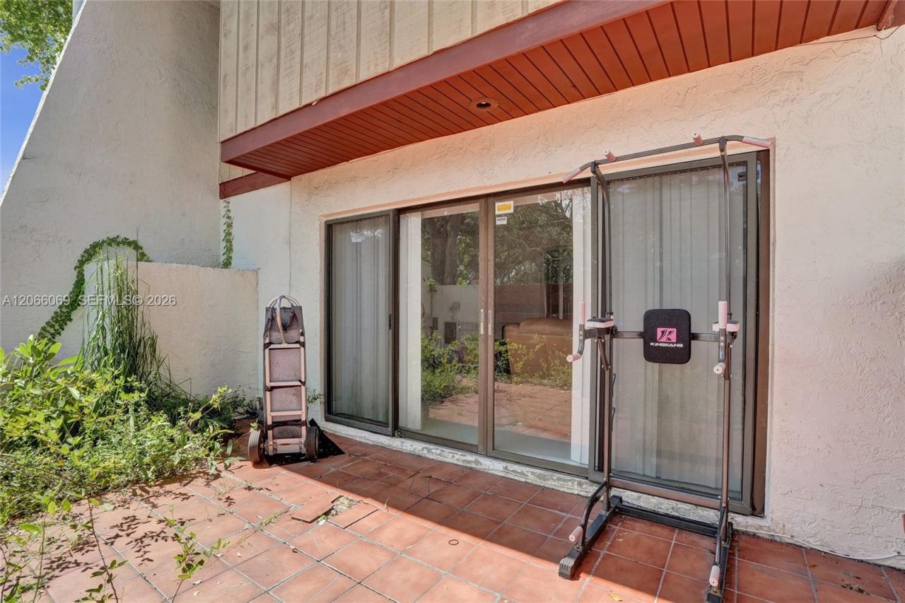 2999 Lakewood Ln, Hollywood, FL 33021 Photo