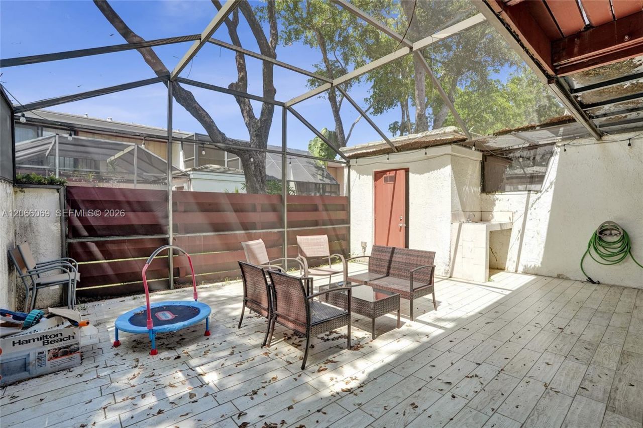 2999 Lakewood Ln, Hollywood, FL 33021 Photo