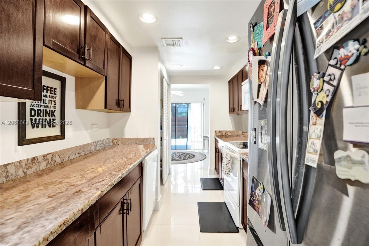 2999 Lakewood Ln, Hollywood, FL 33021 Photo
