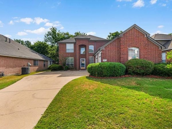 1000 Becker Drive, Euless, TX 76039