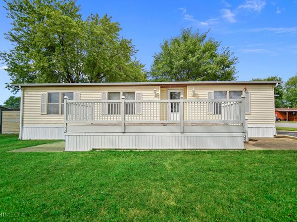 2 Berry Lane E, Bourbonnais, IL 60914