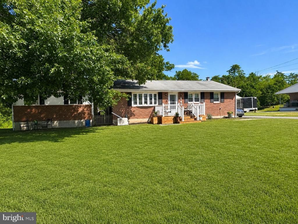 140 GOLLUB DRIVE , BIRDSBORO, PA 19508