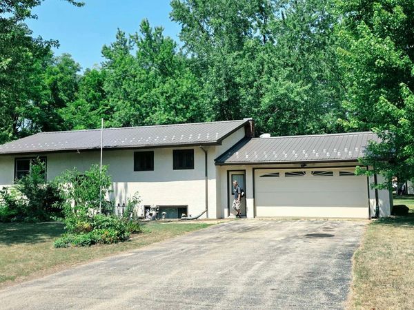 406 Riviera Street, Avoca, WI 53506