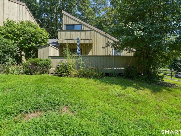 42 Quidnet, Unit 42, Guilford, CT 06437