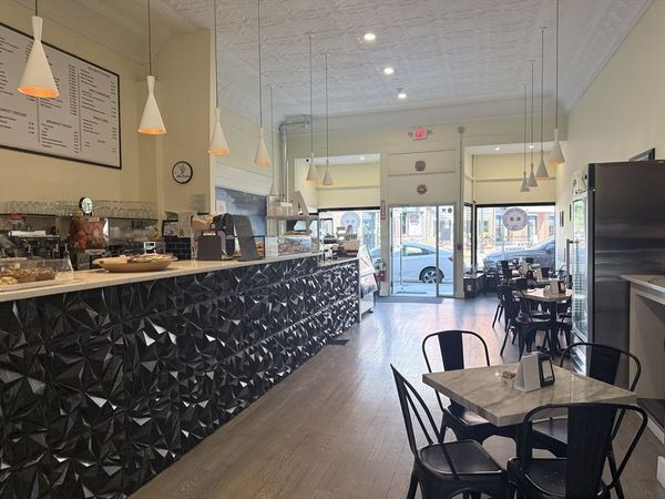 1234 Bakers Delight St, Winthrop, MA 02152