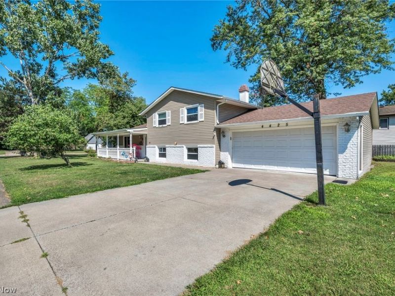 4425 Queen Anne Avenue , Lorain, OH 44052 Photo 2