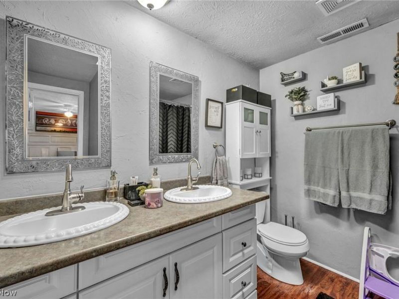 4425 Queen Anne Avenue , Lorain, OH 44052 Photo 22